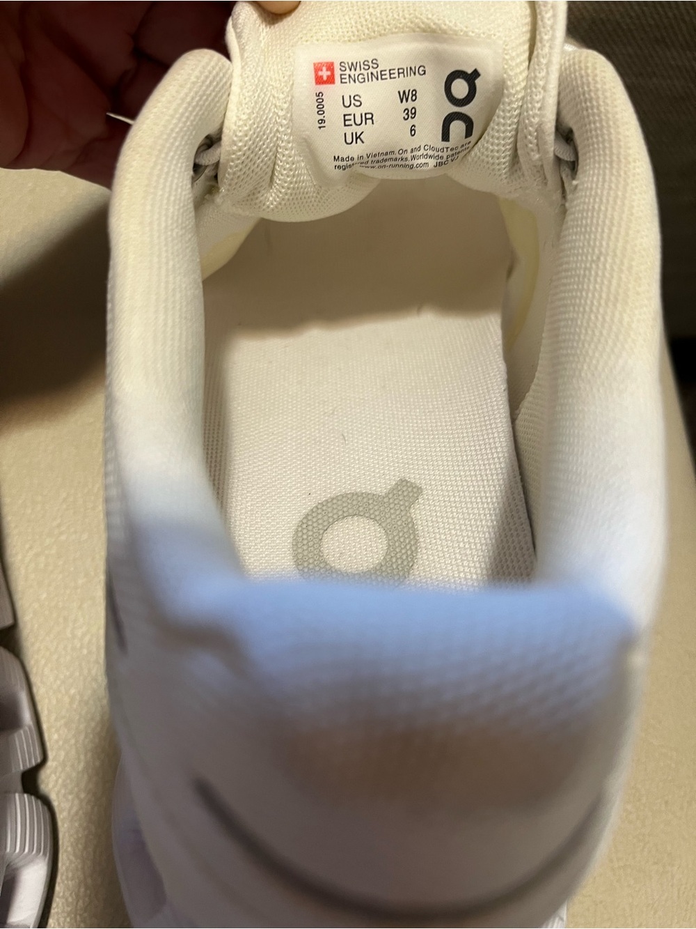 On Cloud 5 Running White Mesh Lace-Up Sneakers Women’s Size 8 - Picture 9 of 9